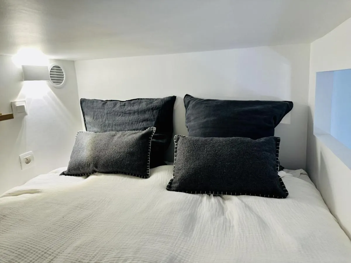 Charming Studio - Alesia Paris Apartment