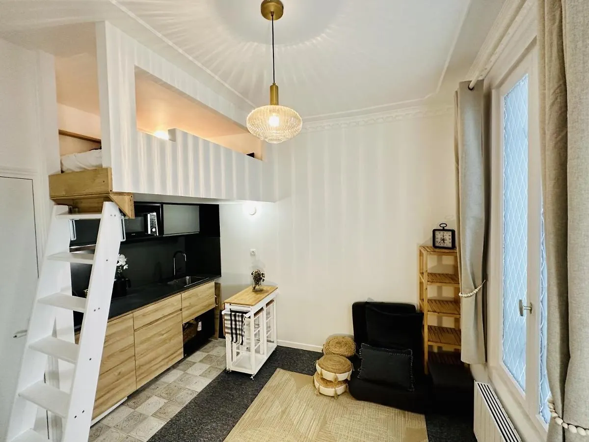 Charming Studio - Alesia Paris 0*,  France